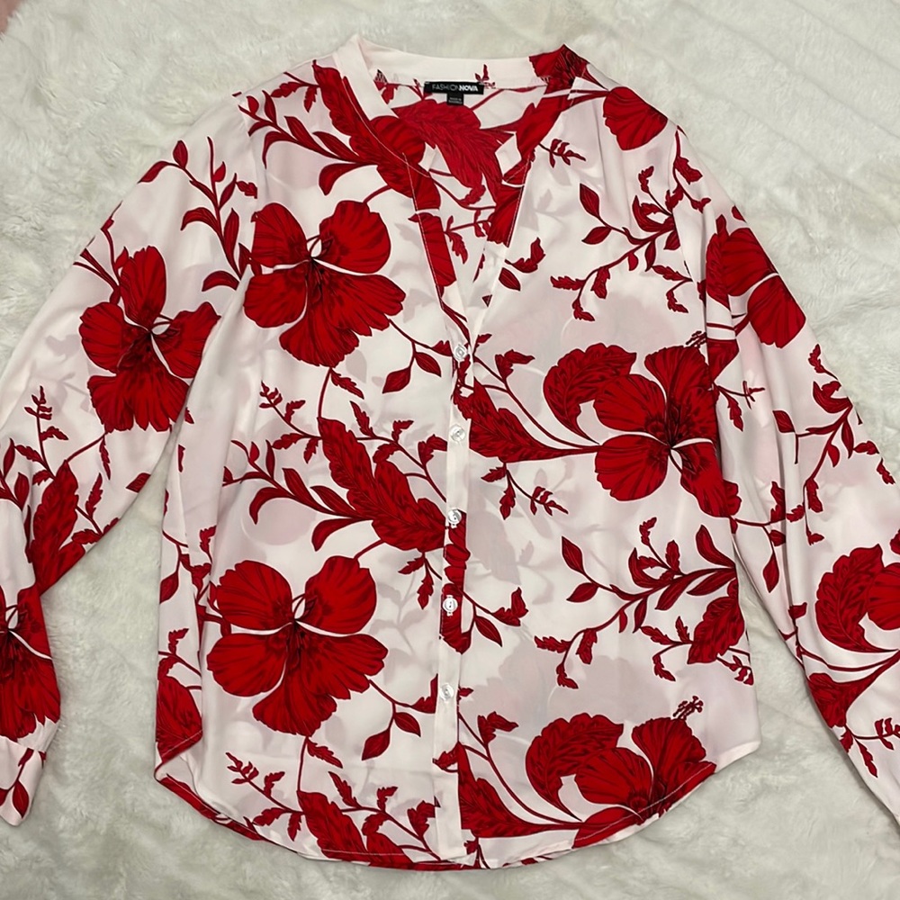 Floral Emotions Top 🎉 Brand new w/o Tags